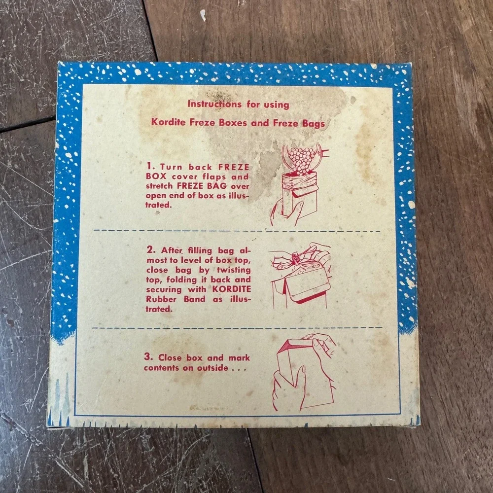 Vintage Kordite Freze Box One Quart‎ Vegetable Fruit Blue Red Decor